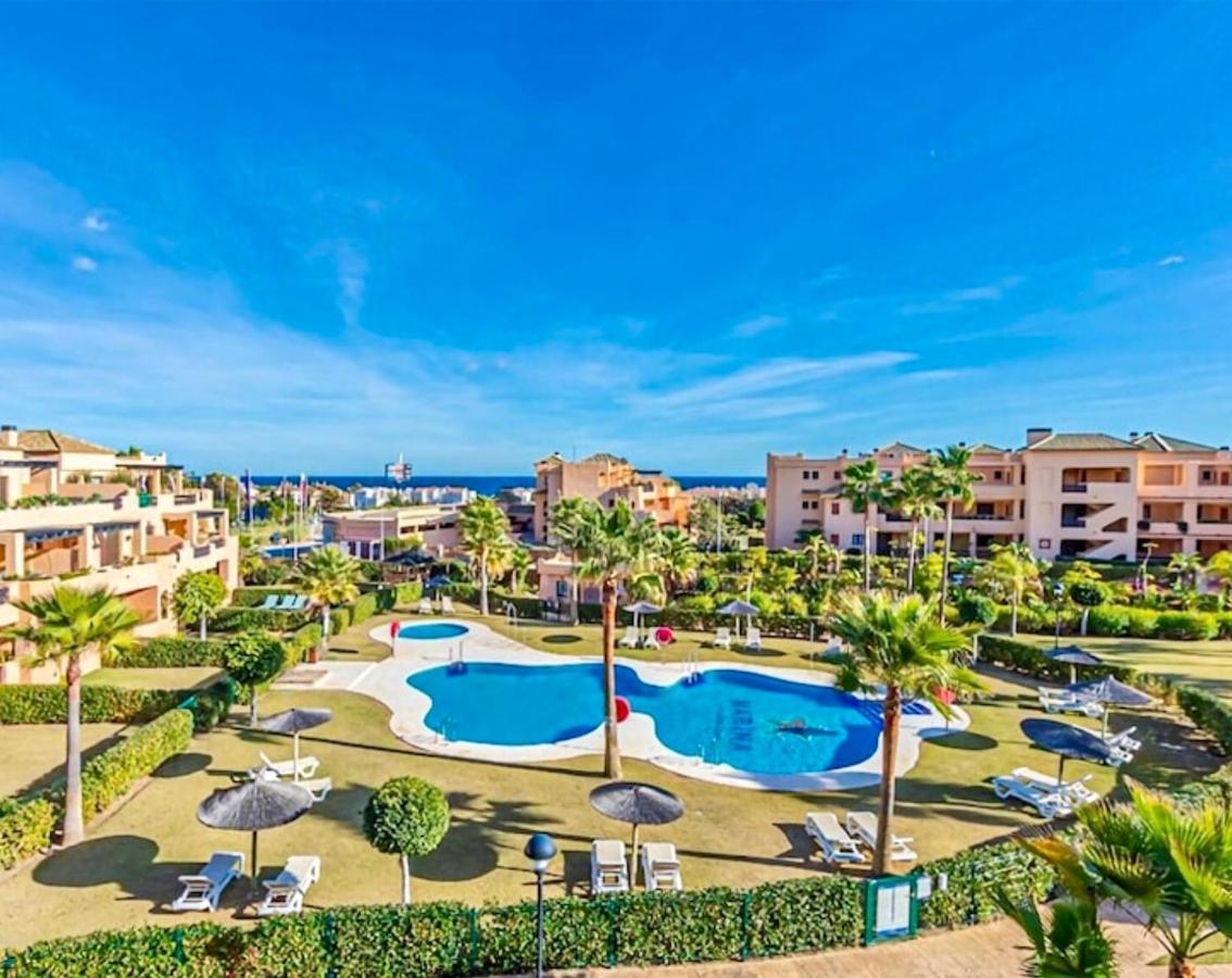 Casares Beach Golf Apartment With Private Garden Direct Pool Access エクステリア 写真