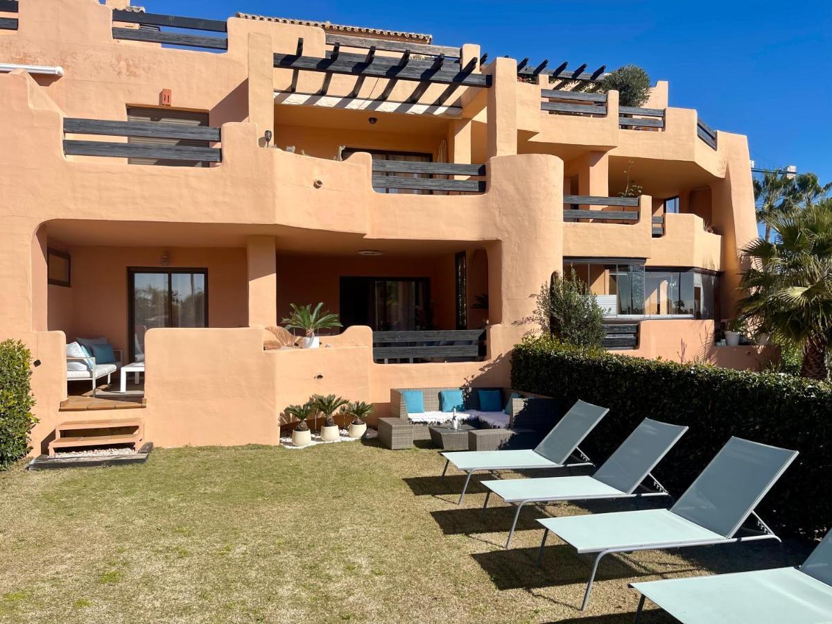Casares Beach Golf Apartment With Private Garden Direct Pool Access エクステリア 写真